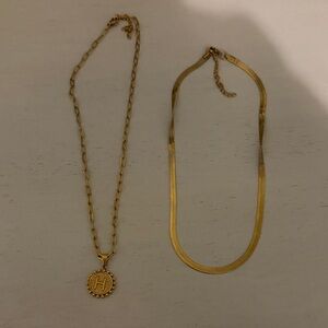 Elegant Gold Necklace Set